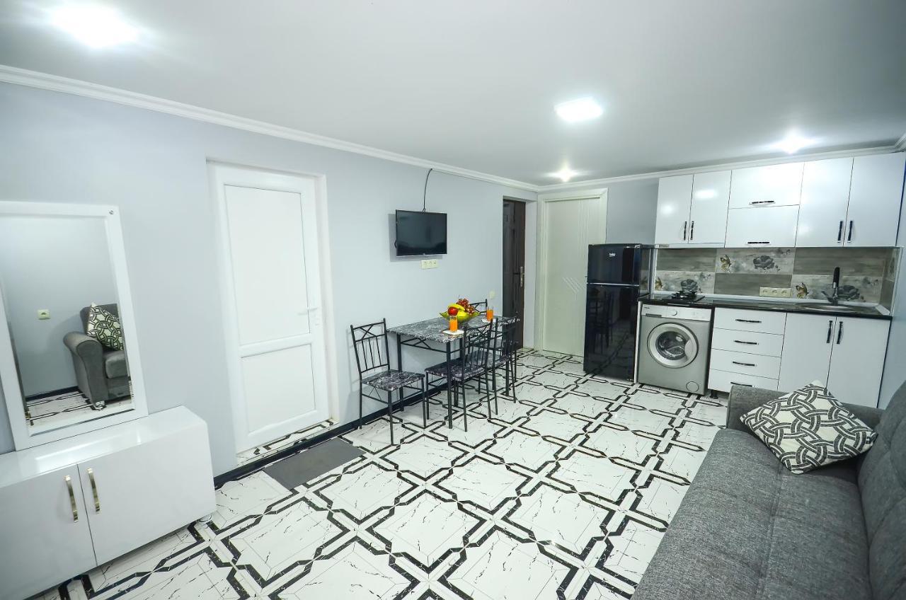 Aparthotel My Home Batumi Exterior foto